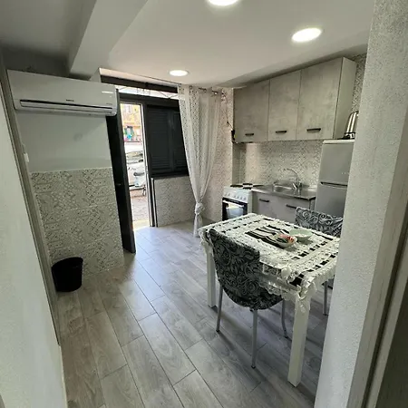 Apartment House Montesanto 11 Naples