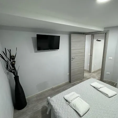 House Montesanto 11 *