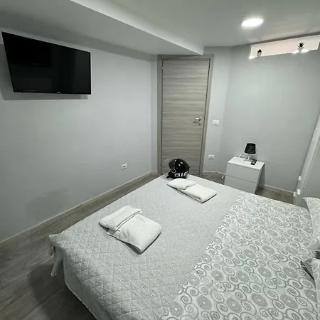 House Montesanto 11 Apartment